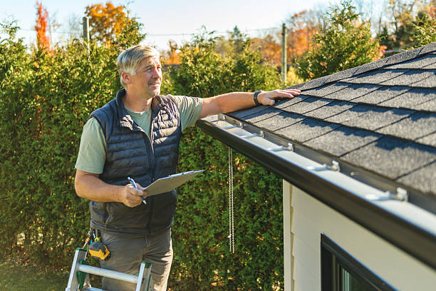 Professional Flat Roof Repair technician working in Duquesne, MO